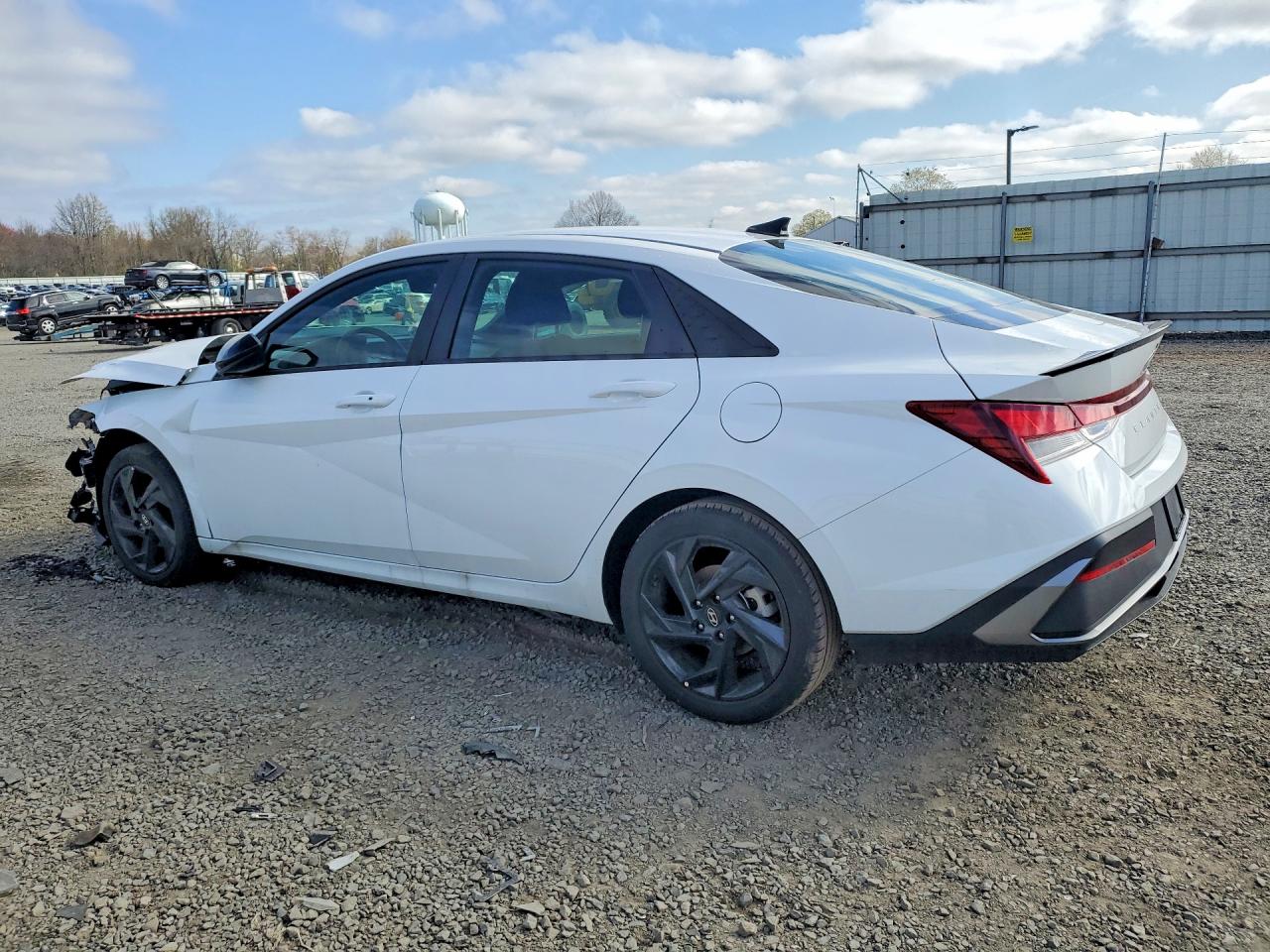 2026 HYUNDAI ELANTRA SEL SPORT — снимка 2