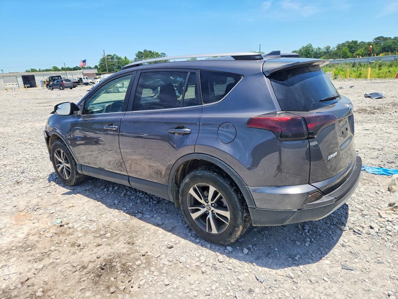 2017 TOYOTA RAV4 XLE — снимка 2