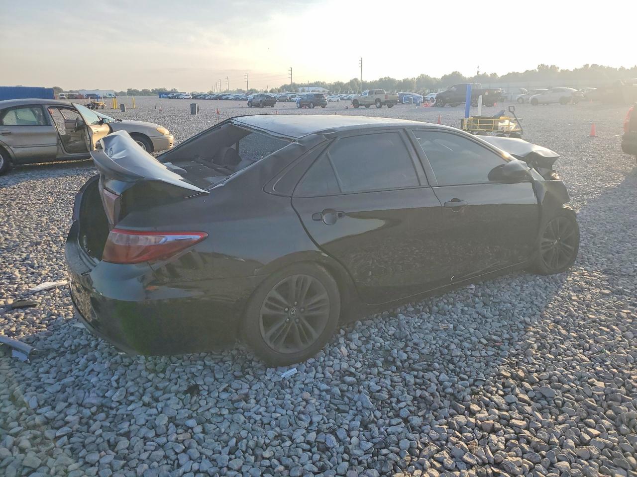 2015 TOYOTA CAMRY SE — снимка 3