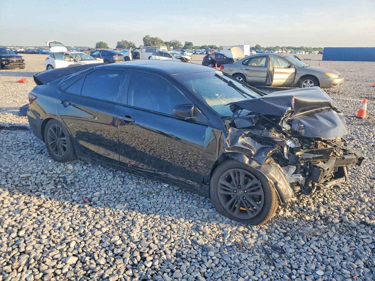 2015 TOYOTA CAMRY SE — снимка 4