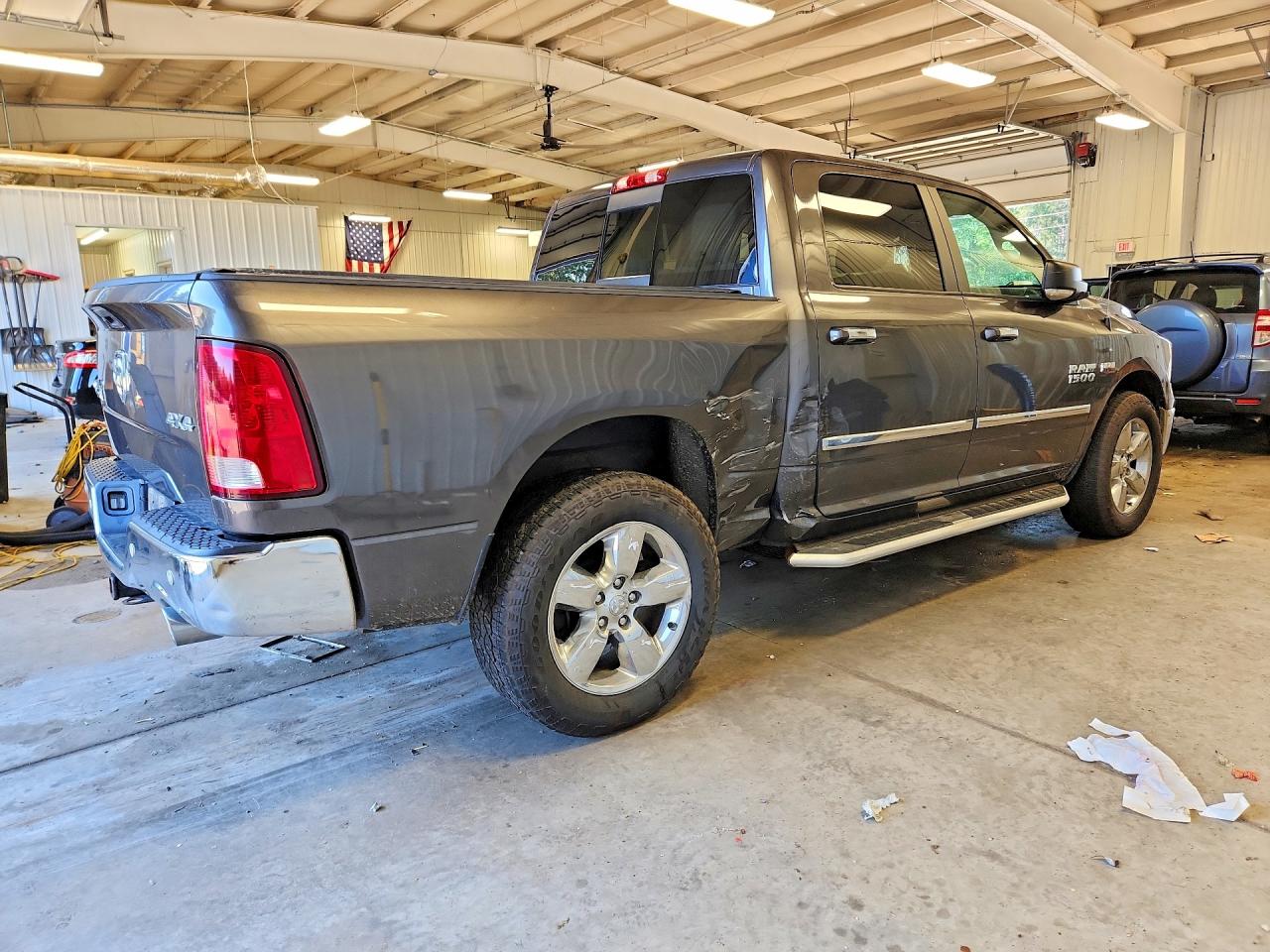 2016 RAM 1500 SLT — снимка 3