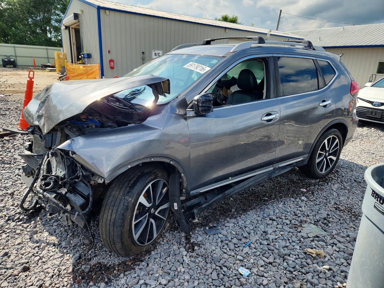 2017 NISSAN ROGUE SL