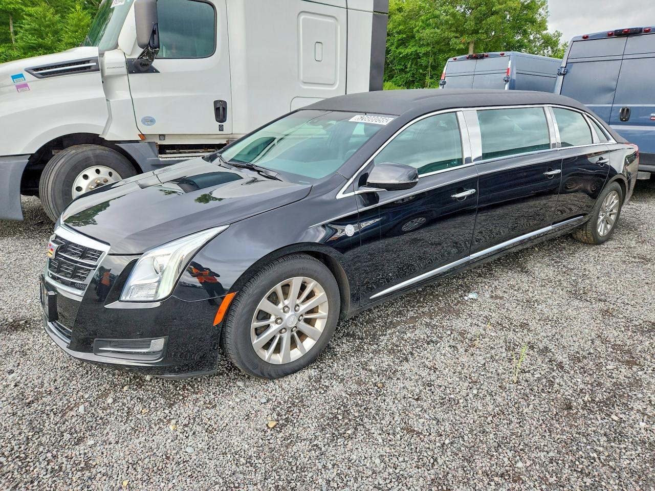 2017 CADILLAC XTS LIMOUSINE