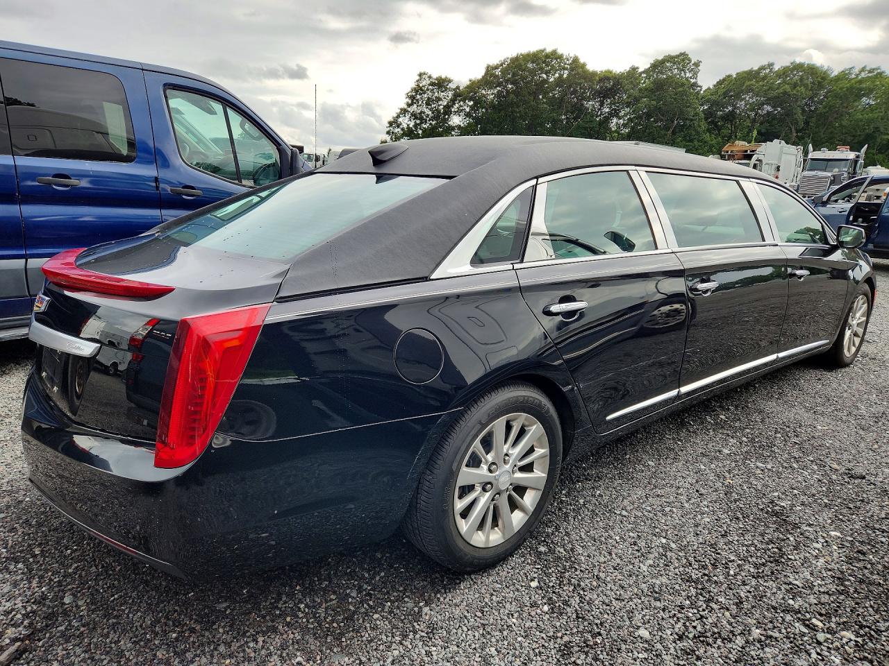 2017 CADILLAC XTS LIMOUSINE — снимка 3