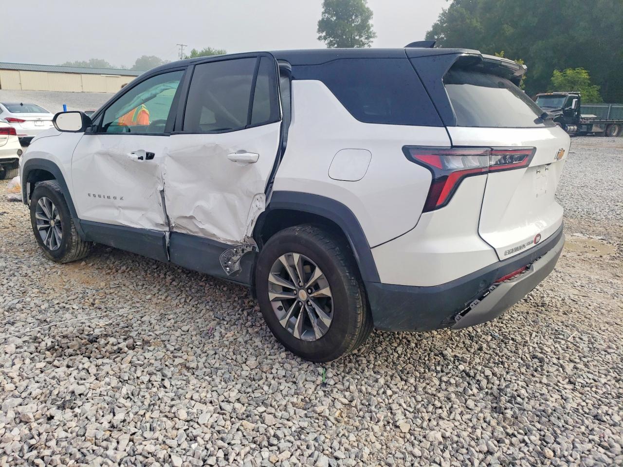 2026 CHEVROLET EQUINOX LT — снимка 2