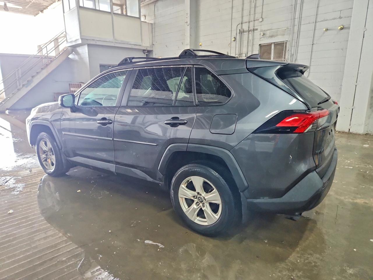 2023 TOYOTA RAV4 XLE — снимка 2