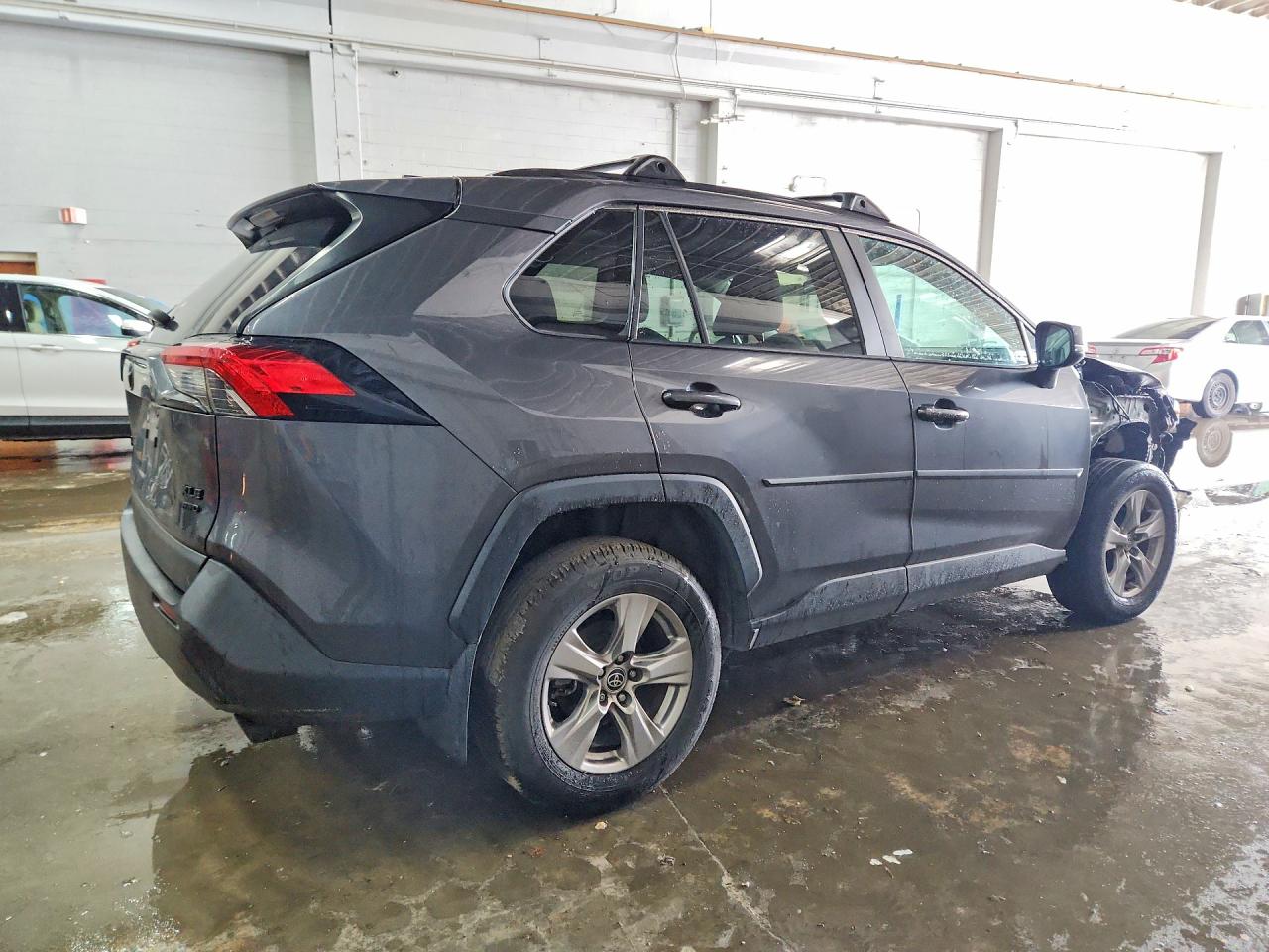 2023 TOYOTA RAV4 XLE — снимка 3