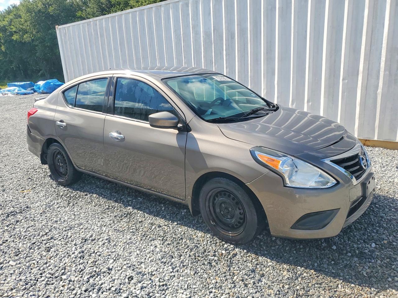 2017 NISSAN VERSA 1.6 SV — снимка 4