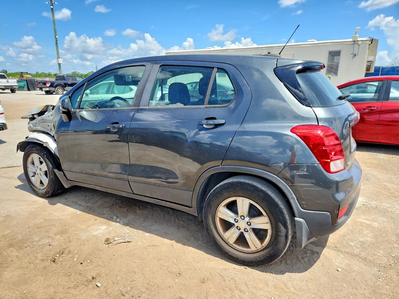 2019 CHEVROLET TRAX LS — снимка 2