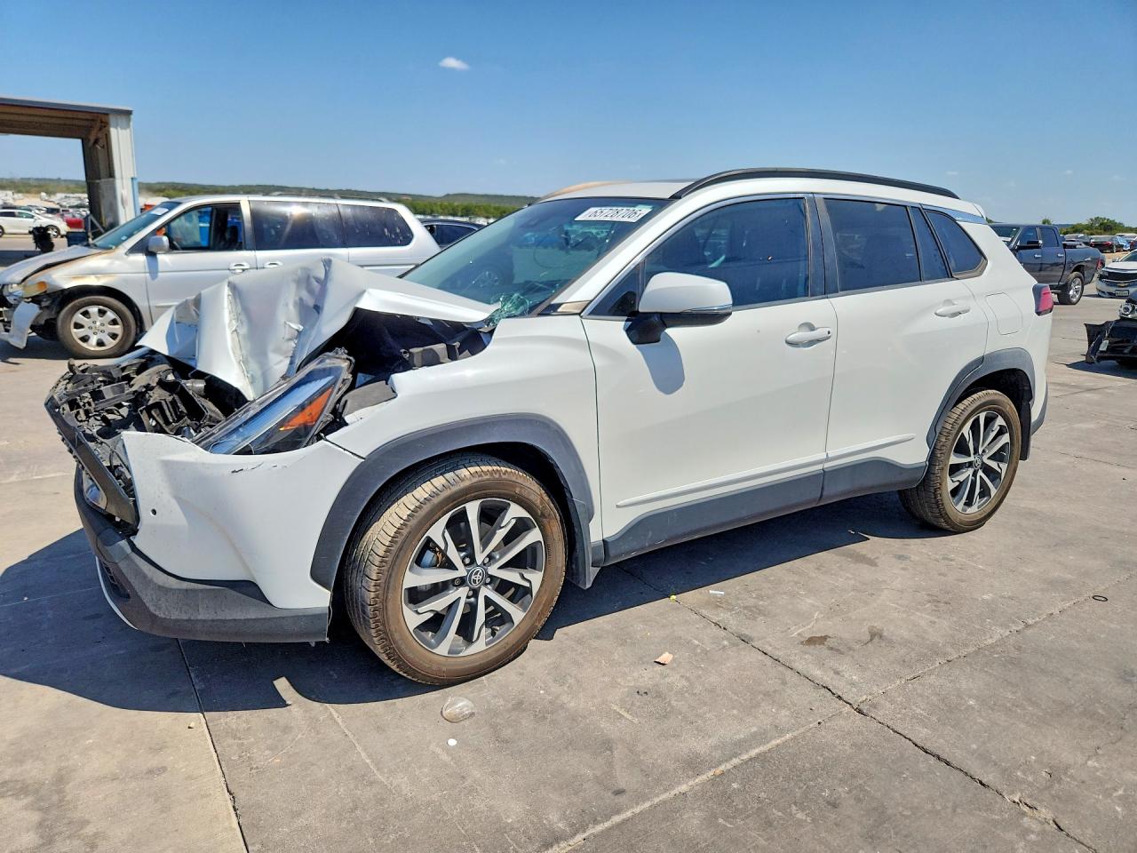 2022 TOYOTA COROLLA CROSS XLE