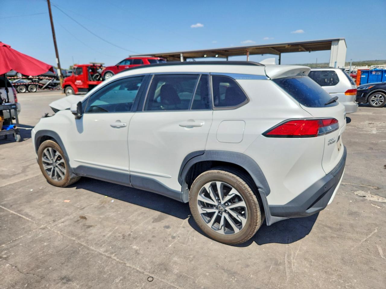 2022 TOYOTA COROLLA CROSS XLE — снимка 2