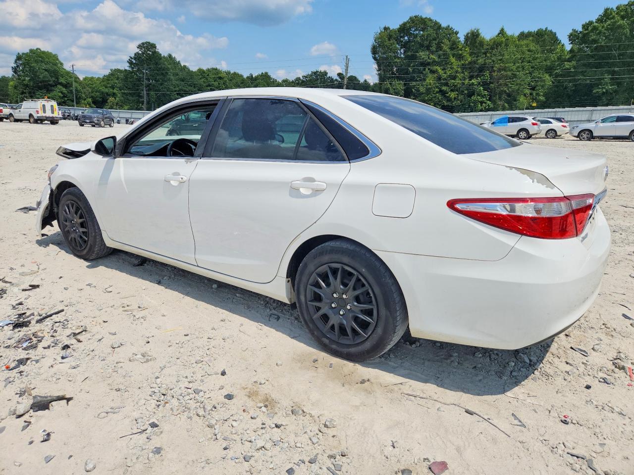 2015 TOYOTA CAMRY LE — снимка 2