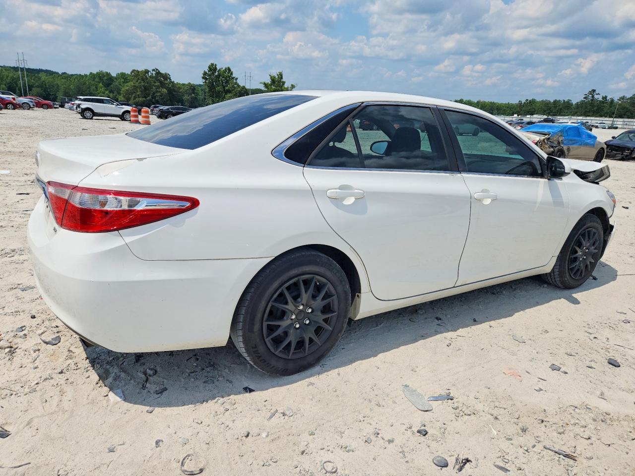2015 TOYOTA CAMRY LE — снимка 3