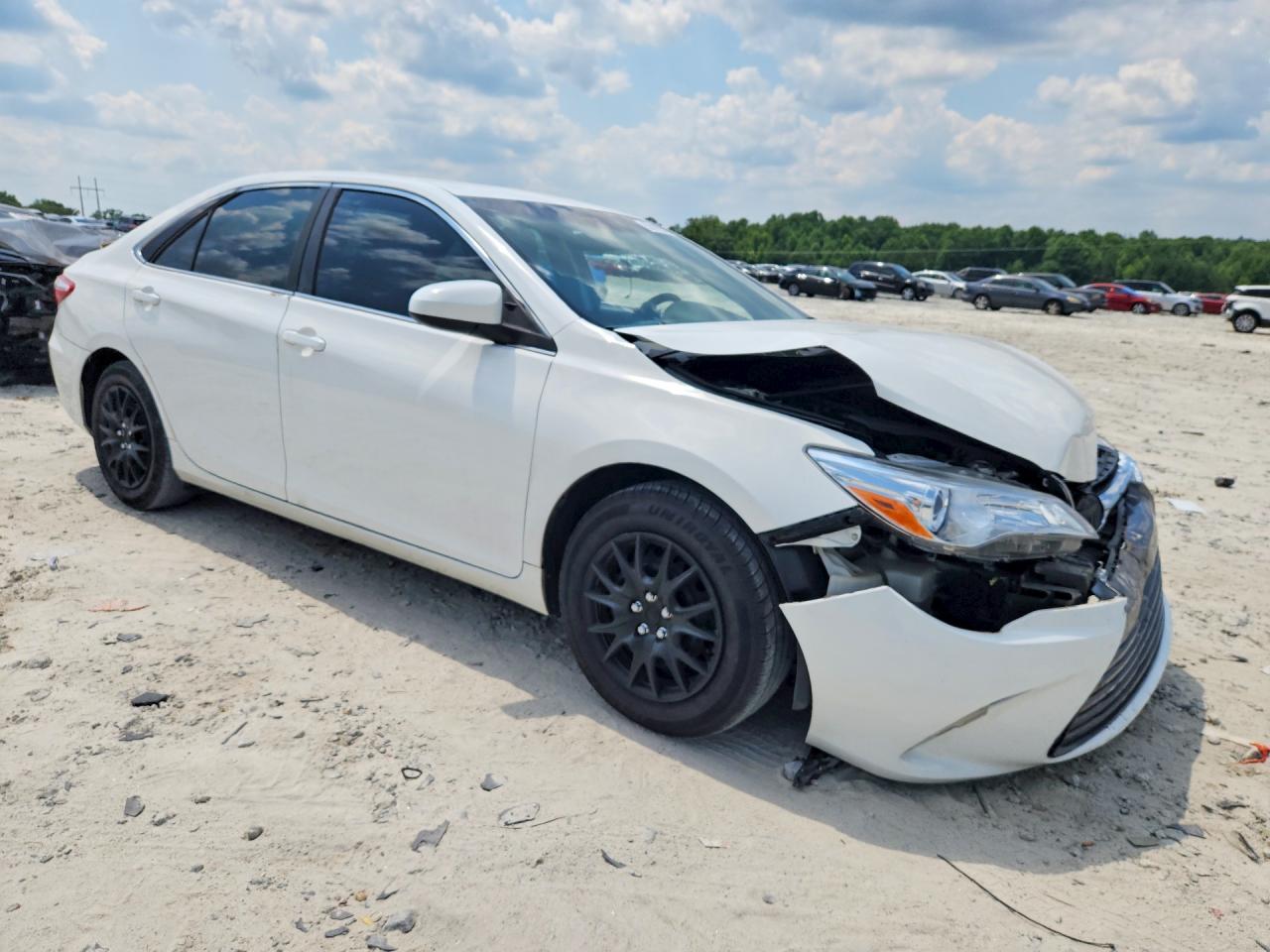 2015 TOYOTA CAMRY LE — снимка 4