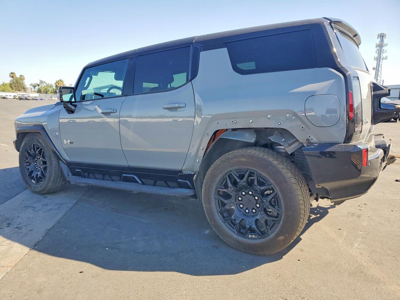 2025 GMC HUMMER SUV 2X — снимка 2