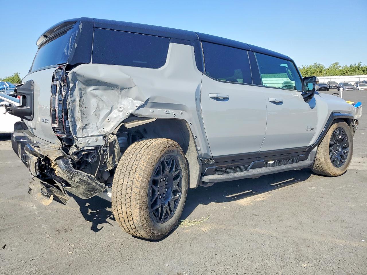 2025 GMC HUMMER SUV 2X — снимка 3