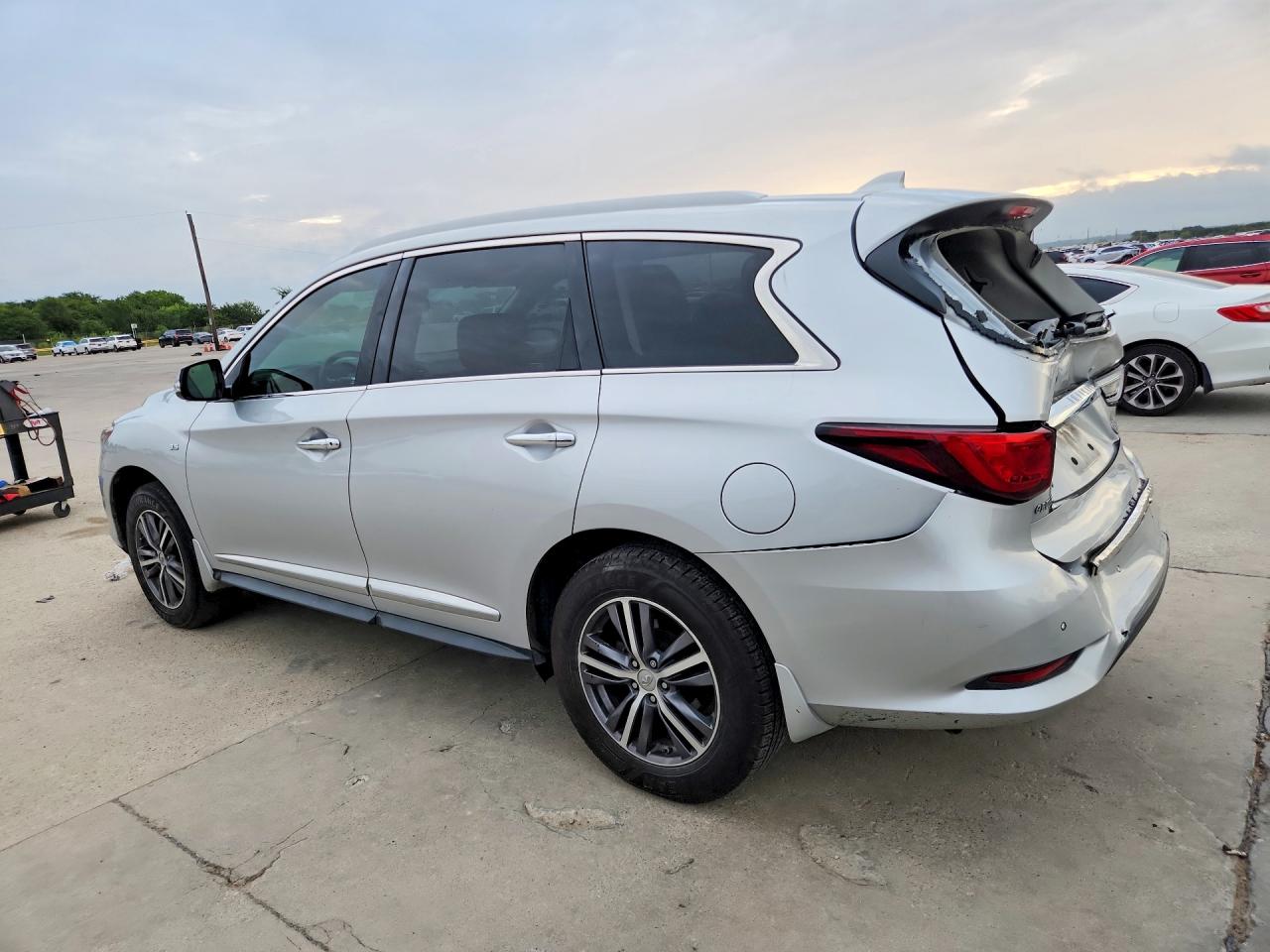 2018 INFINITI QX60 BASE — снимка 2