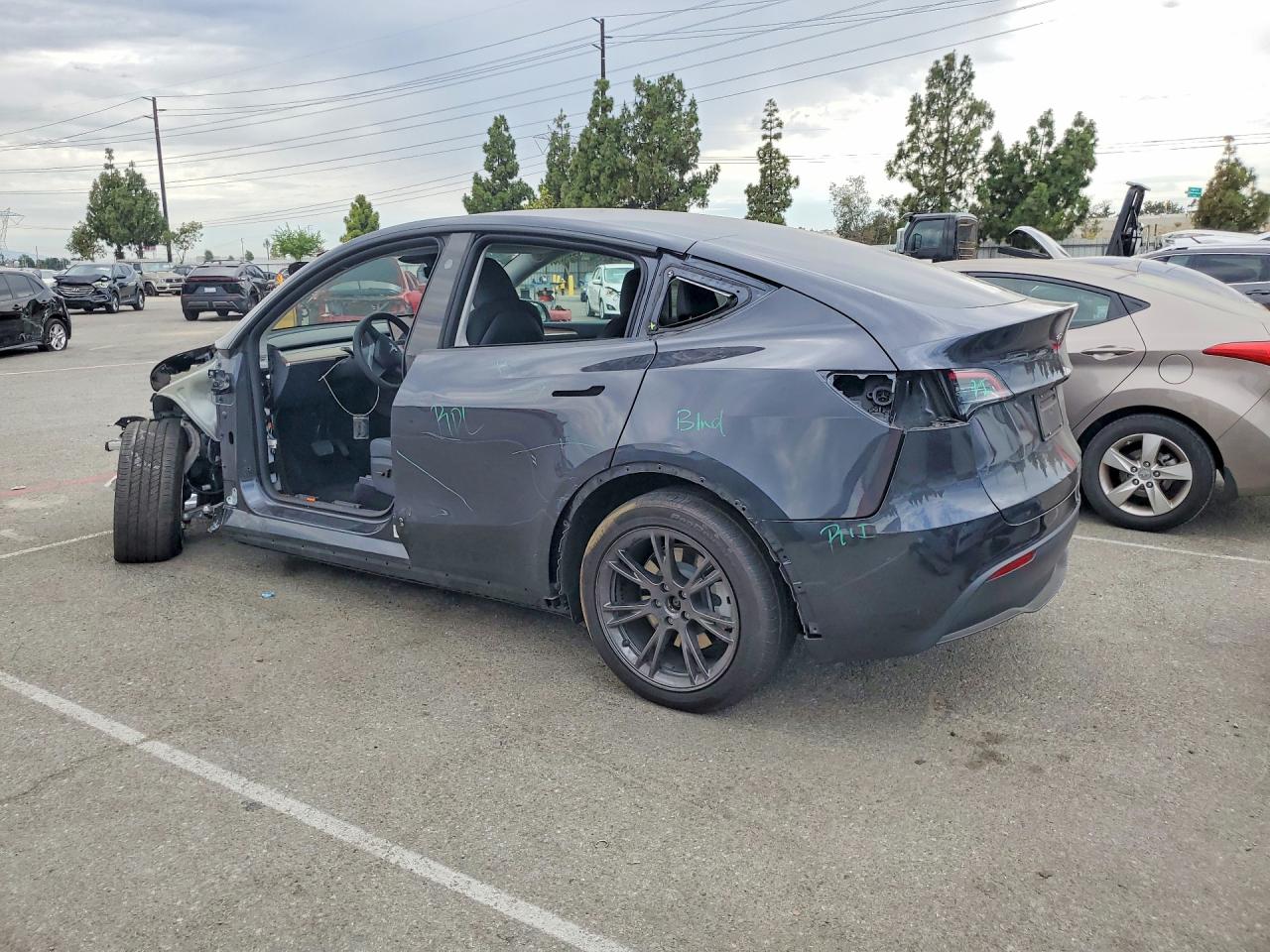 2025 TESLA MODEL Y — снимка 2