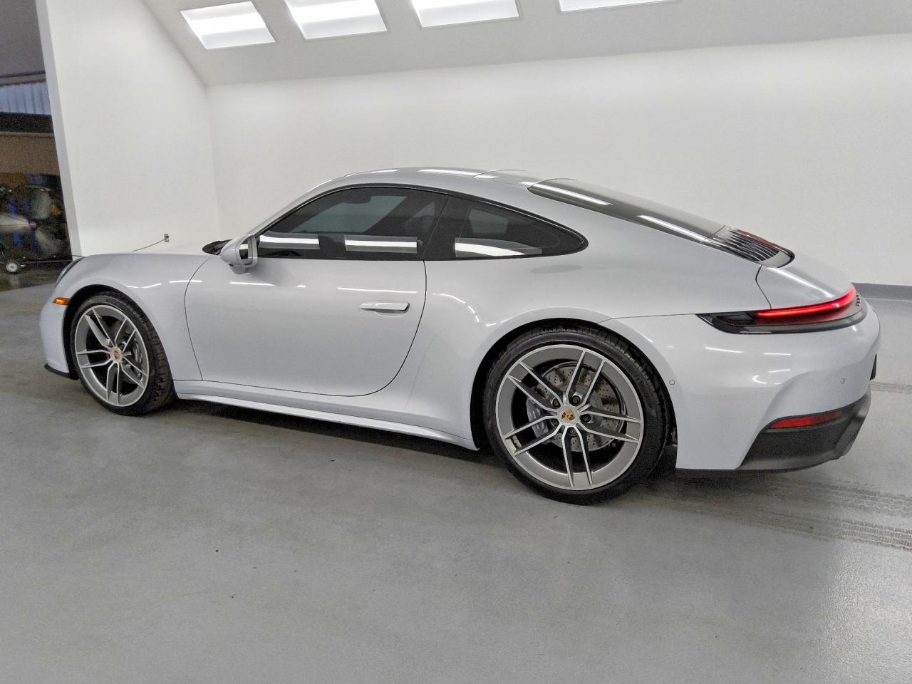 2025 PORSCHE 911 CARRERA — снимка 2