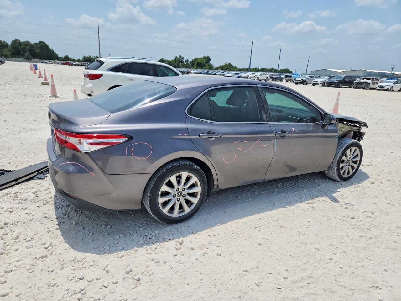2018 TOYOTA CAMRY LE — снимка 3