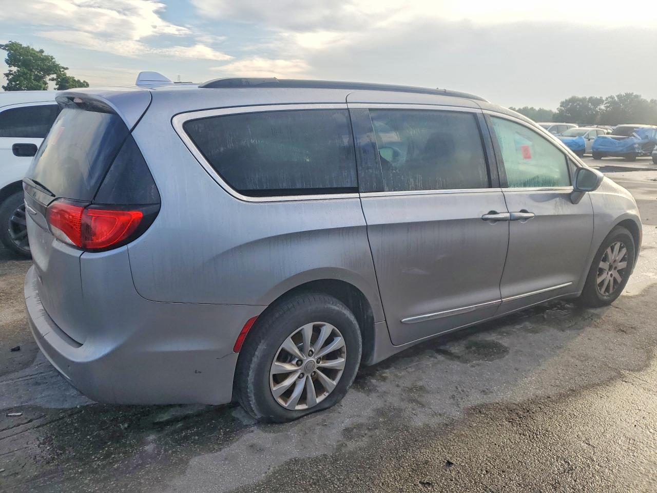 2017 CHRYSLER PACIFICA TOURING L — снимка 3