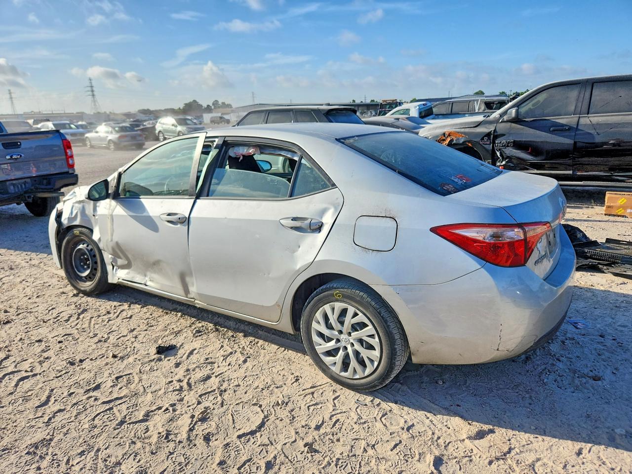 2017 TOYOTA COROLLA LE — снимка 2