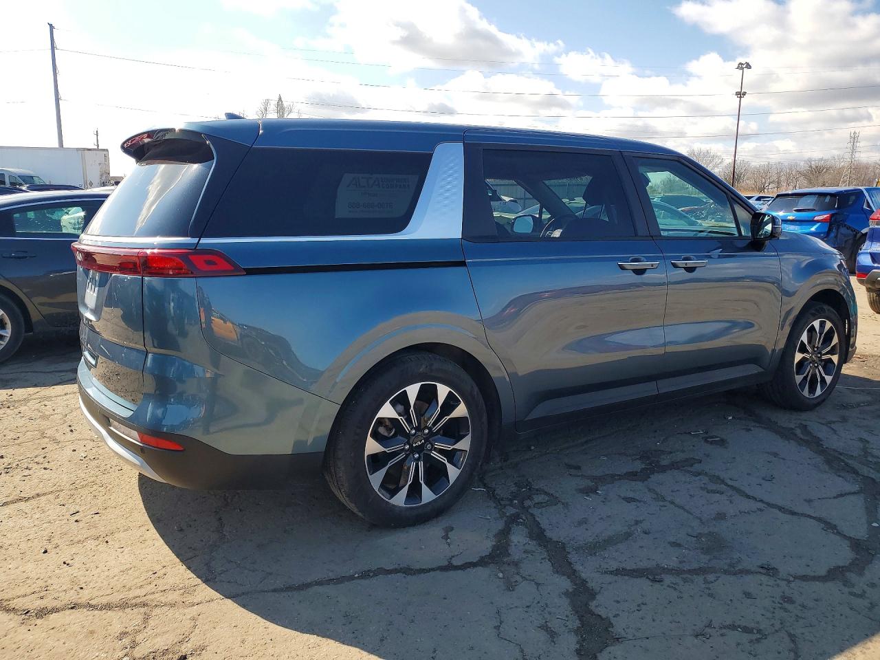 2024 KIA CARNIVAL EX — снимка 3
