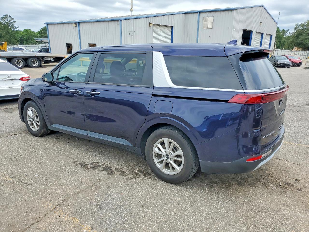 2022 KIA CARNIVAL LX — снимка 2