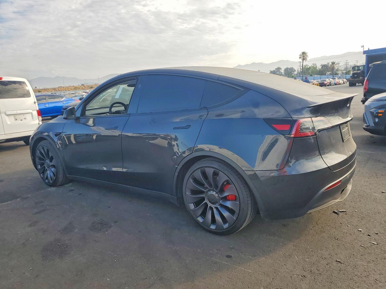 2025 TESLA MODEL Y — снимка 2