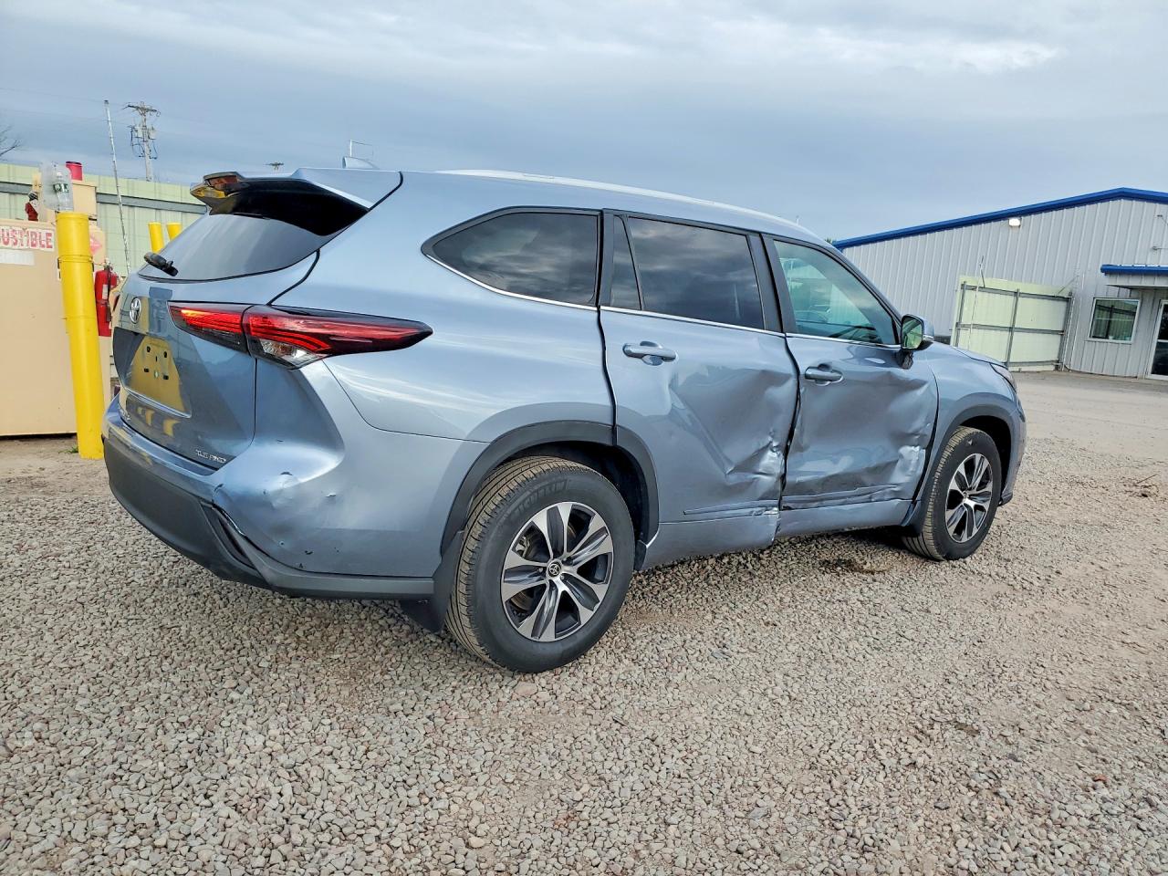2024 TOYOTA HIGHLANDER XLE — снимка 3
