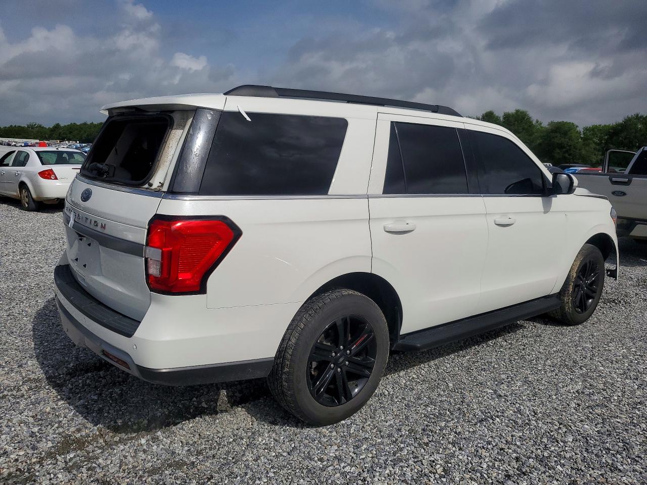 2024 FORD EXPEDITION XLT — снимка 3