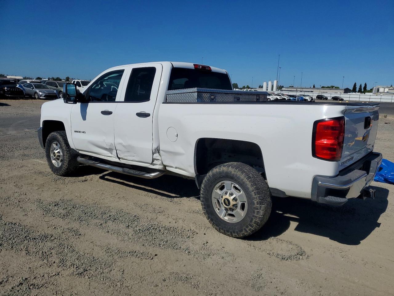 2015 CHEVROLET SILVERADO C2500 HEAVY DUTY LT — снимка 2