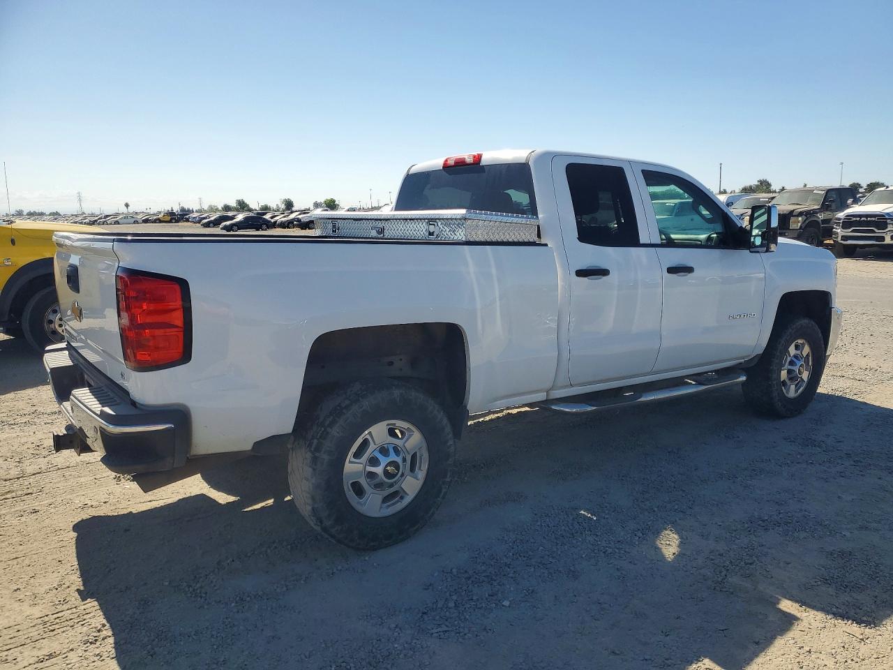 2015 CHEVROLET SILVERADO C2500 HEAVY DUTY LT — снимка 3