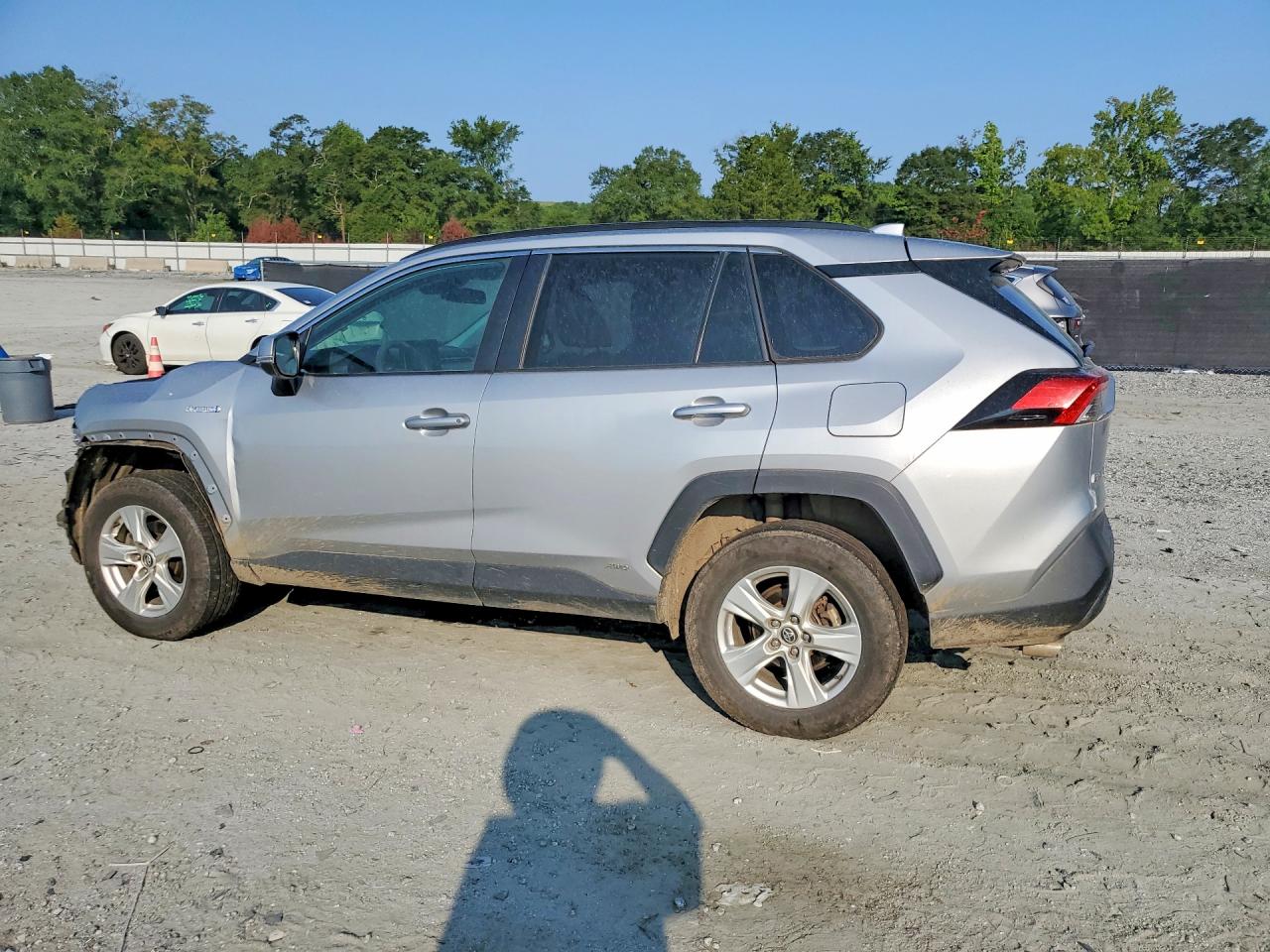 2020 TOYOTA RAV4 HYBRID XLE — снимка 2