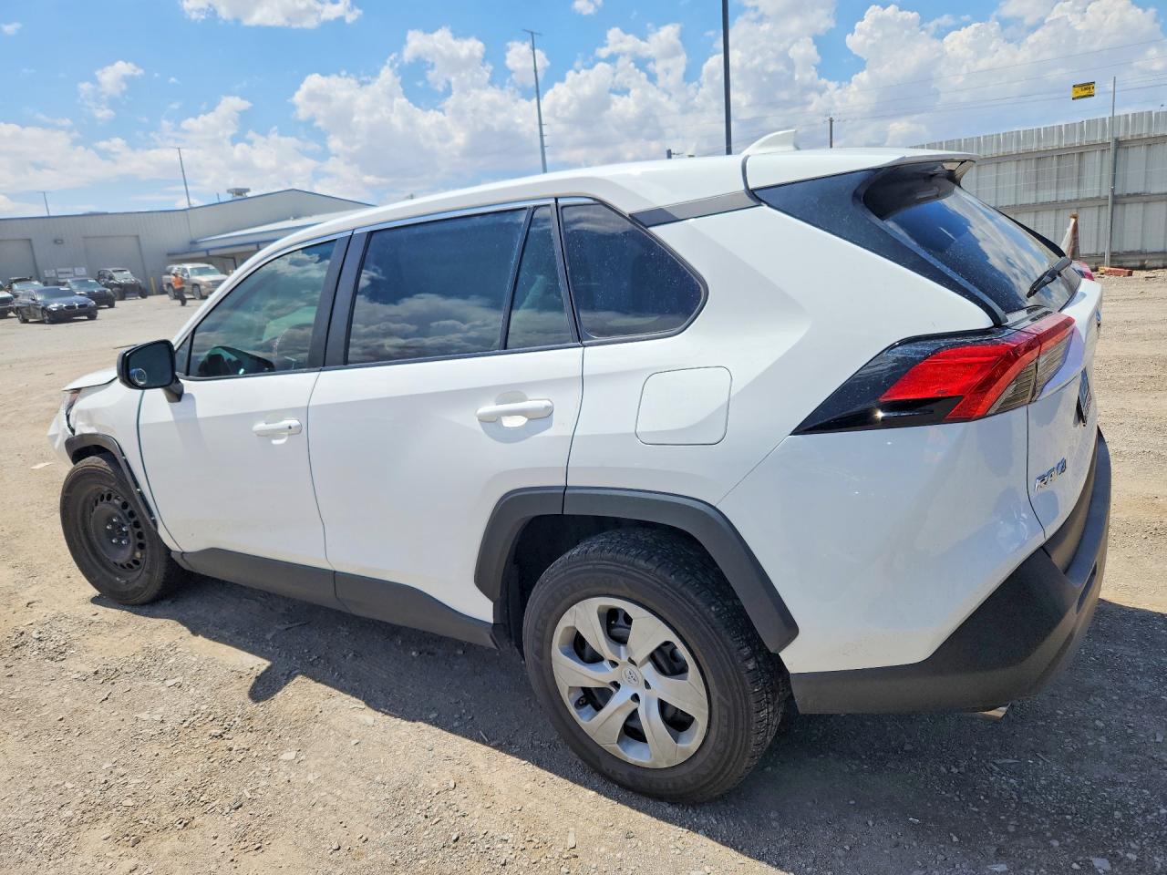 2023 TOYOTA RAV4 LE — снимка 2