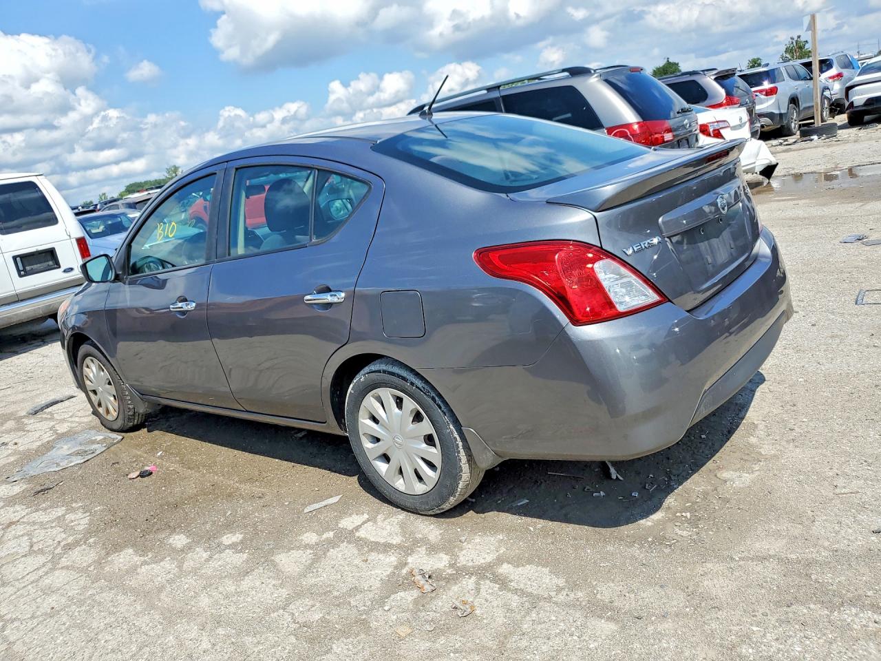 2017 NISSAN VERSA 1.6 SV — снимка 2