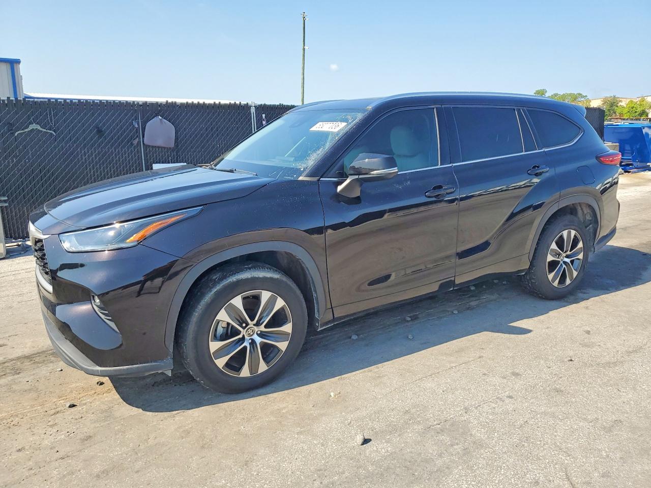 2021 TOYOTA HIGHLANDER XLE