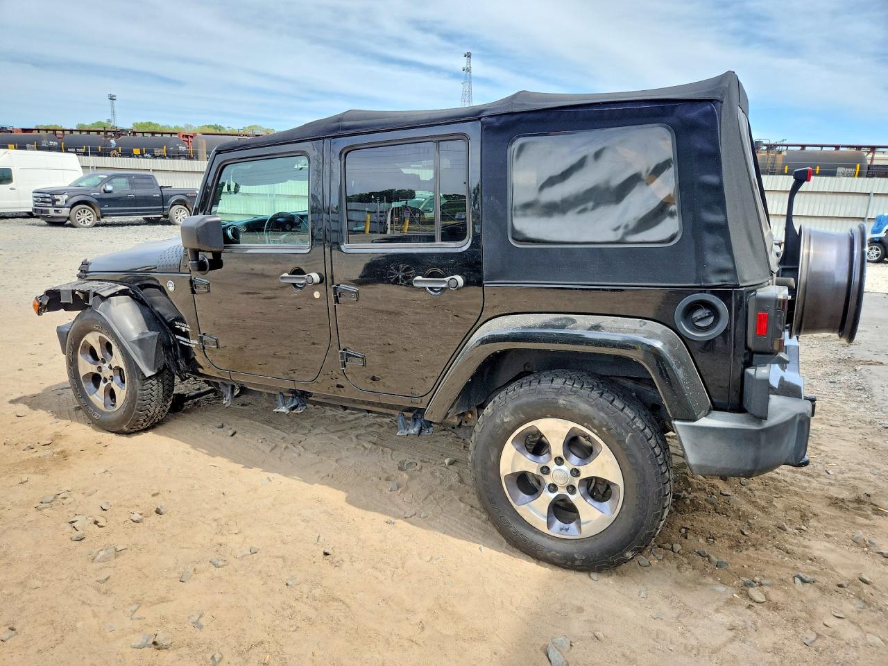 2016 JEEP WRANGLER UNLIMITED SAHARA — снимка 2