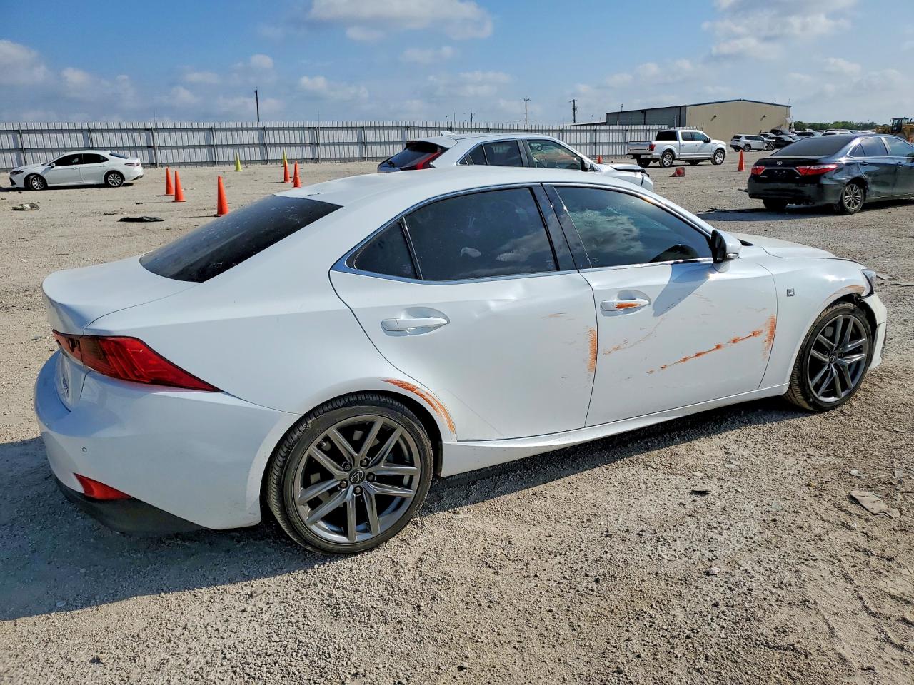 2019 LEXUS IS 300 — снимка 3