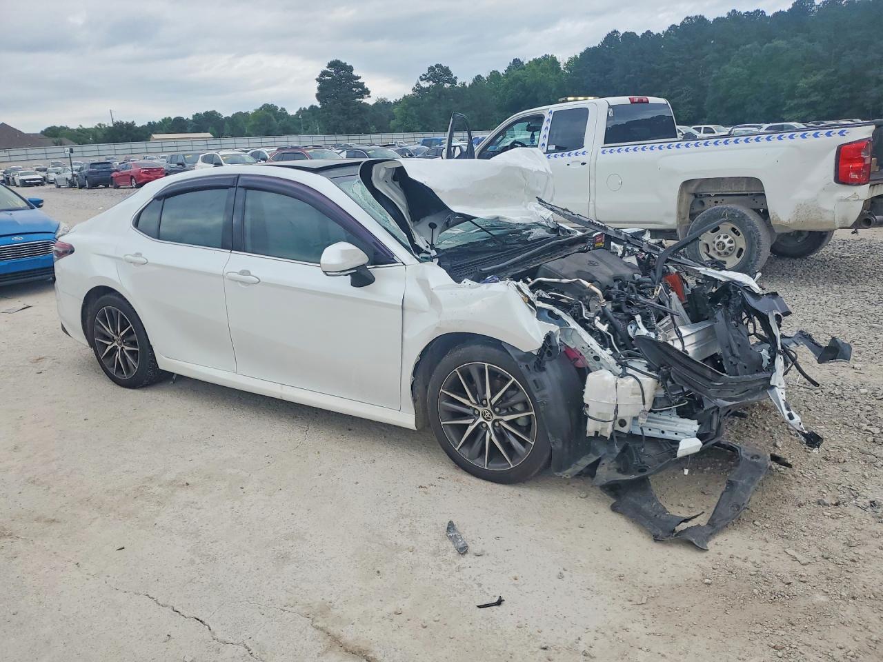 2021 TOYOTA CAMRY XLE — снимка 4
