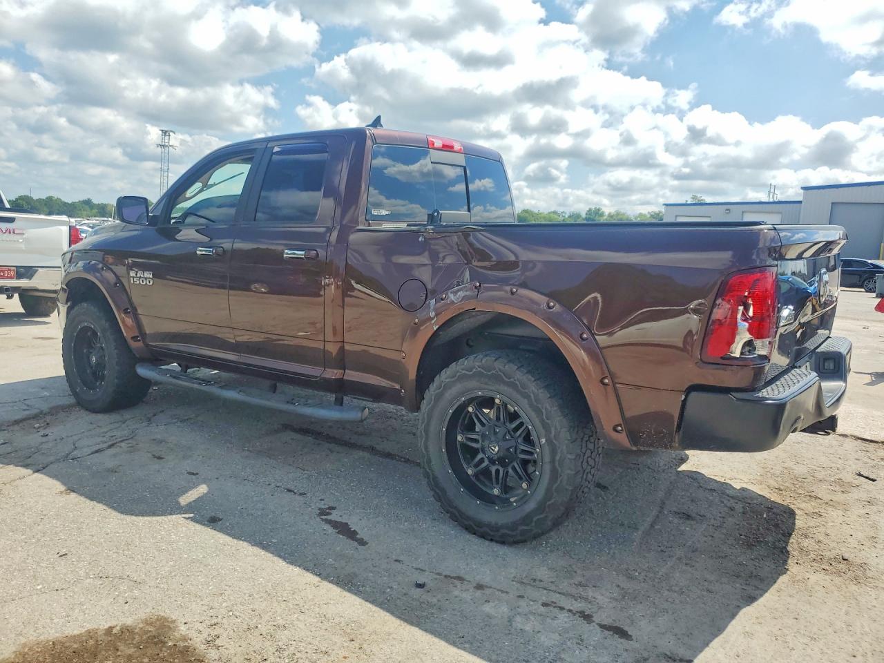 2015 RAM 1500 SLT — снимка 2