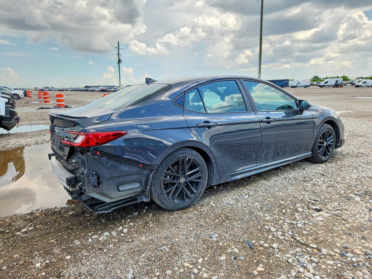 2025 TOYOTA CAMRY SE — снимка 3