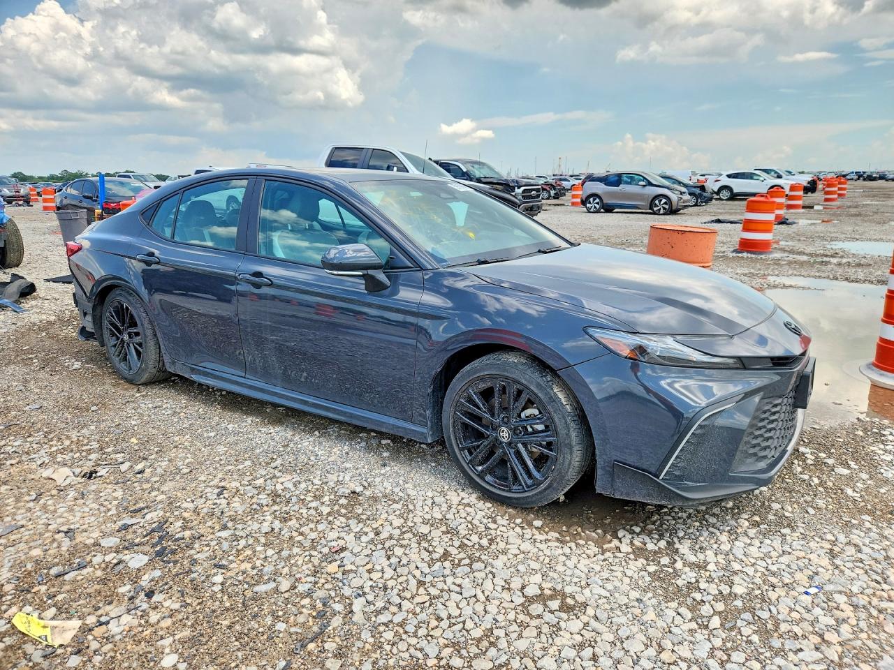 2025 TOYOTA CAMRY SE — снимка 4