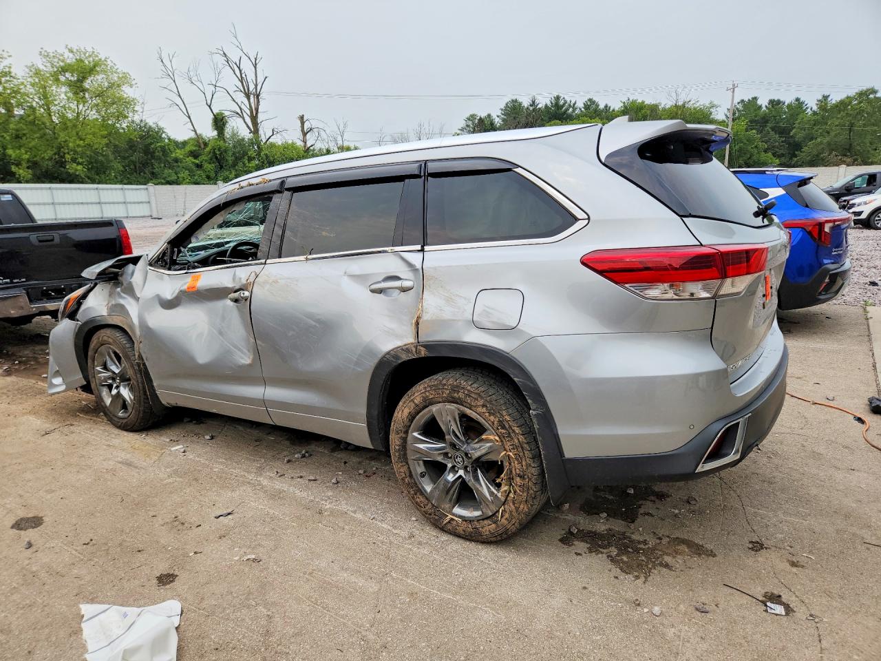 2017 TOYOTA HIGHLANDER LIMITED PLATINUM — снимка 2