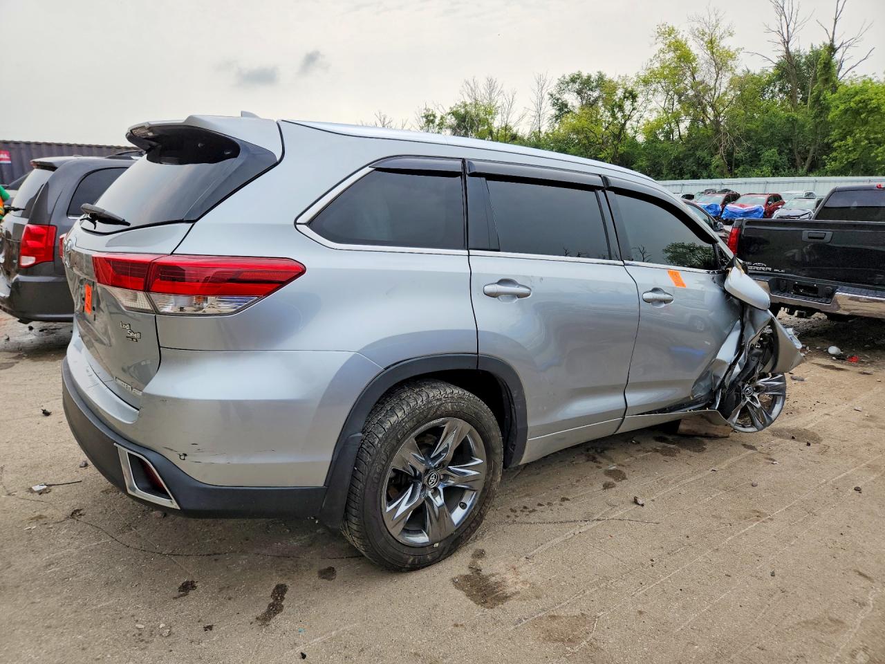 2017 TOYOTA HIGHLANDER LIMITED PLATINUM — снимка 3