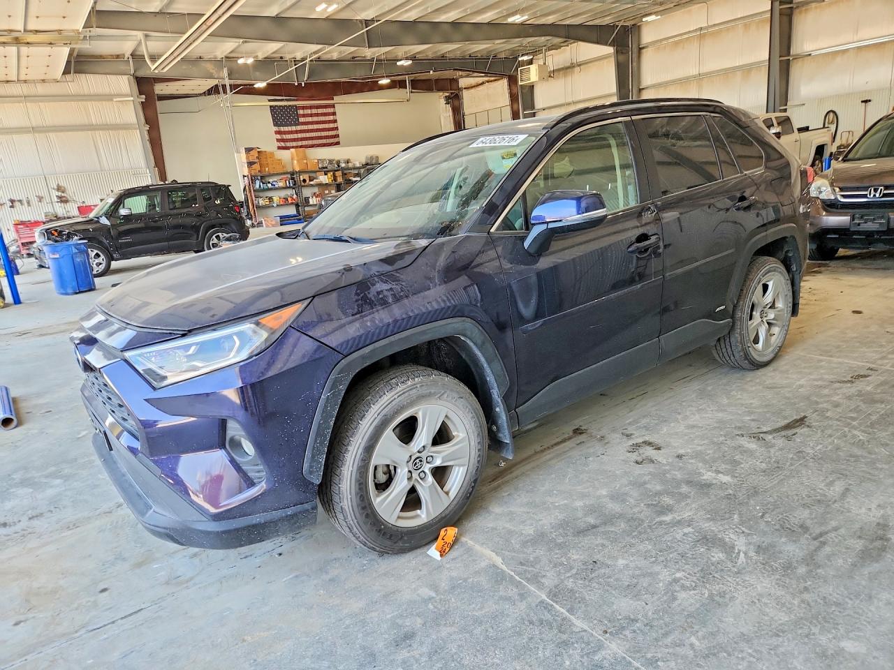 2021 TOYOTA RAV4 HYBRID XLE