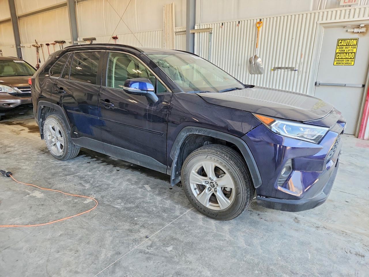 2021 TOYOTA RAV4 HYBRID XLE — снимка 4