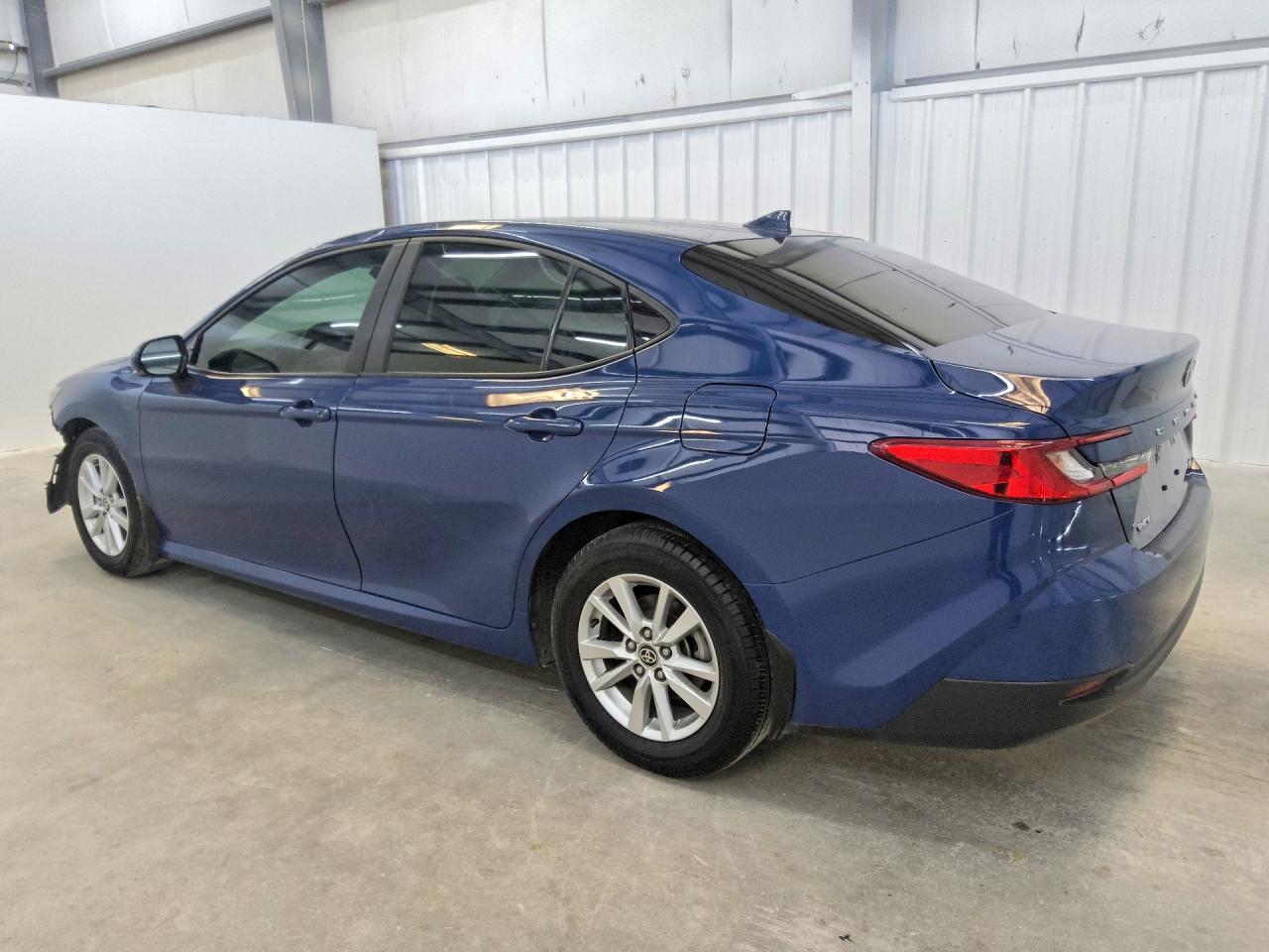 2025 TOYOTA CAMRY LE — снимка 2