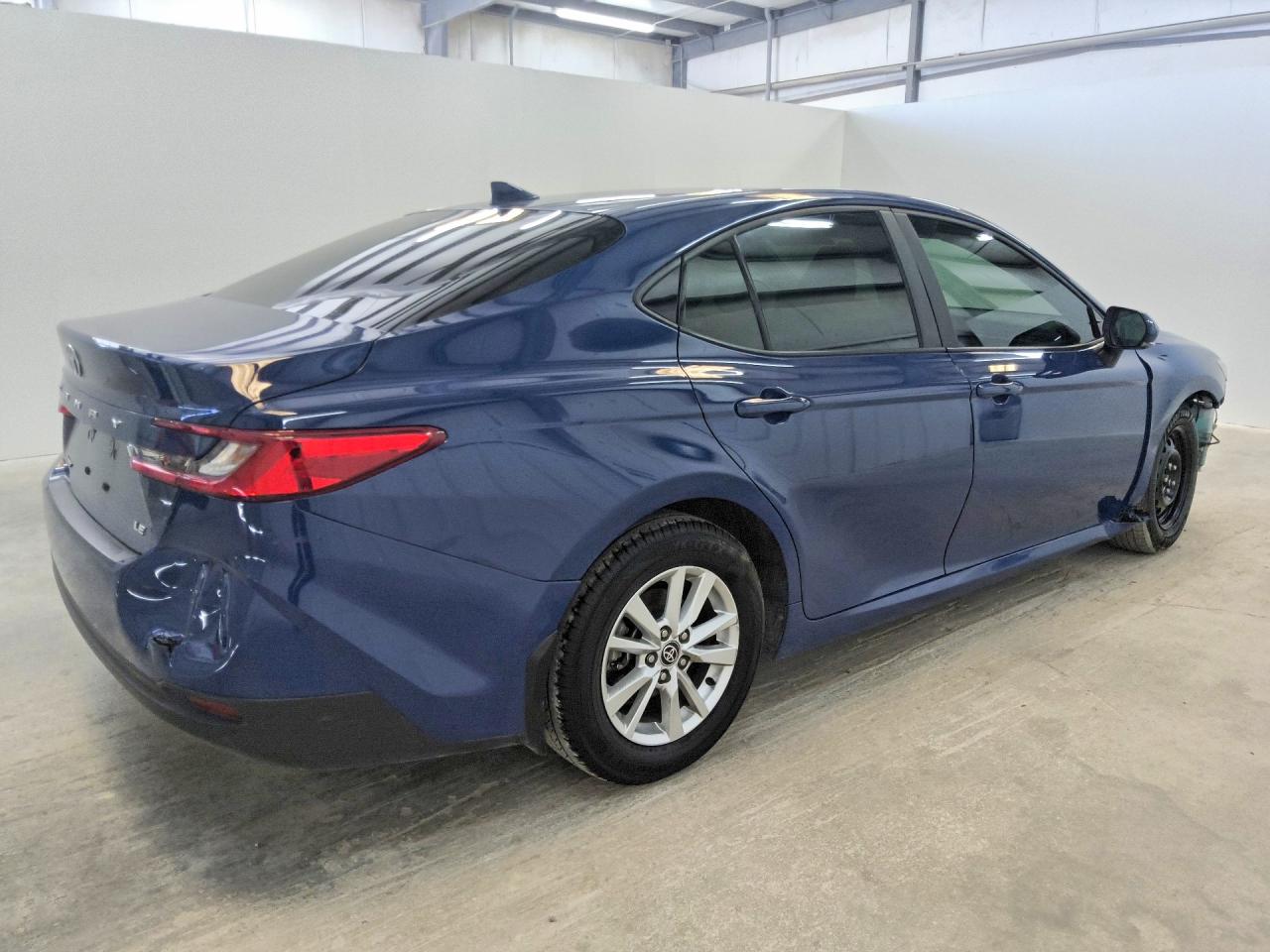 2025 TOYOTA CAMRY LE — снимка 3