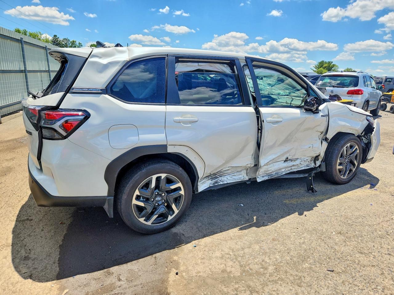 2025 SUBARU FORESTER LIMITED — снимка 3